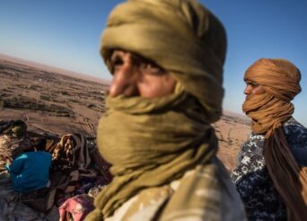 ΛΙΒΎΗ: ΚΑΖΆΝΙ ΠΟΥ ΒΡΆΖΕΙ ΓΙΑ ΤΗΝ ΜΕΣΟΓΕΙΑΚΉ ΠΟΛΙΤΙΚΉ ΕΞΟΥΣΊΑΣ