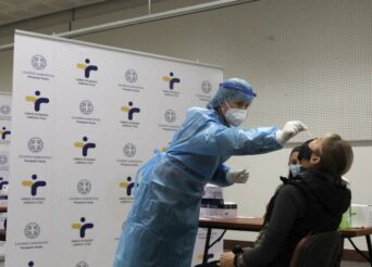 ΚΟΡΩΝΟΪΟΣ: ΕΦΤΑΣΑΝ ΚΑΙ ΣΤΗΝ ΕΛΛΑΔΑ ΤΑ RAPID TEST ΑΝΤΙΓΟΝΟΥ ΜΕ ΔΕΙΓΜΑ ΣΑΛΙΟΥ