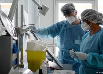 ΓΕΡΜΑΝΙΑ: ΕΛΛΕΙΨΕΙΣ ΤΟΥΛΑΧΙΣΤΟΝ 35.000 ΥΓΕΙΟΝΟΜΙΚΩΝ ΥΠΑΛΛΗΛΩΝ