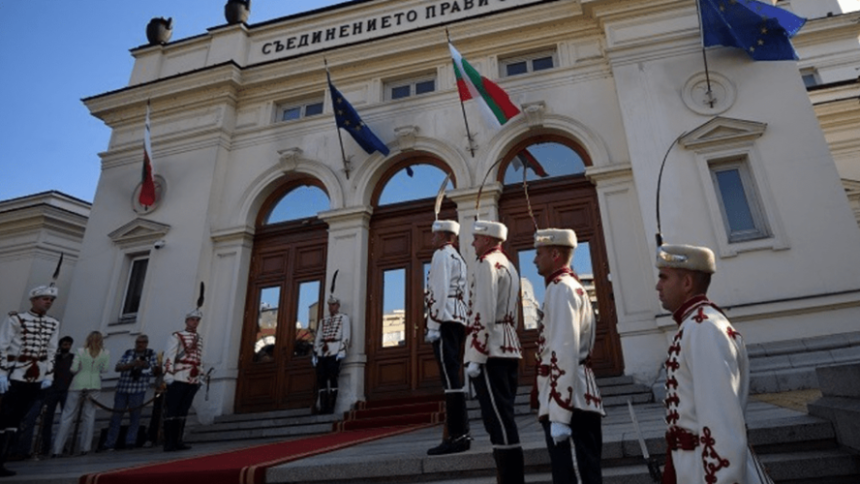 ΒΟΥΛΓΑΡΙΑ: ΑΝΑΝΕΩΣΗ ΤΗΣ ΕΜΠΙΣΤΟΣΥΝΗΣ ΠΡΟΣ ΤΟΝ ΡΟΥΜΕΝ ΡΑΝΤΕΦ ΓΙΑ ΤΗΝ ΣΥΝΕΧΙΣΗ ΤΗΣ ΑΛΛΑΓΗΣ