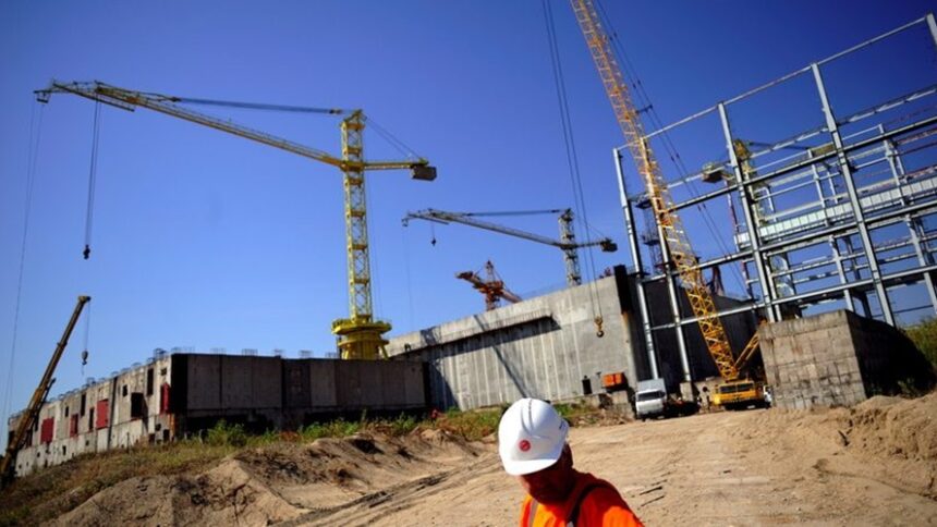 ΠΥΡΗΝΙΚΟΣ ΣΤΑΘΜΟΣ BENEL: ΒΟΥΛΓΑΡΟΣ ΑΚΡΟΔΕΞΙΟΣ ΗΓΕΤΗΣ ΑΠΕΙΛΕΙ ΝΑ ΣΤΕΙΛΕΙ ΤΟΥΣ ΑΝΤΙΠΑΛΟΥΣ ΤΟΥ ΣΕ ΣΤΡΑΤΟΠΕΔΟ ΕΡΓΑΣΙΑΣ