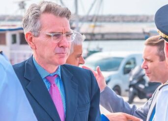 ΤΖΕΦΡΙ ΠΑΙΑΤ: ΞΕΚΑΘΑΡΗ Η ΠΡΟΘΕΣΗ ΤΗΣ ΡΩΣΙΑΣ ΝΑ ΧΡΗΣΙΜΟΠΟΙΗΣΕΙ ΤΟ ΦΥΣΙΚΟ ΑΕΡΙΟ ΩΣ ΕΡΓΑΛΕΙΟ ΠΙΕΣΗΣ – Η ΑΛΕΞΑΝΔΡΟΥΠΟΛΗ ΕΙΝΑΙ ΜΕΡΟΣ ΤΗΣ ΛΥΣΗΣ ΑΥΤΗΣ ΤΗΣ ΠΡΟΚΛΗΣΗΣ