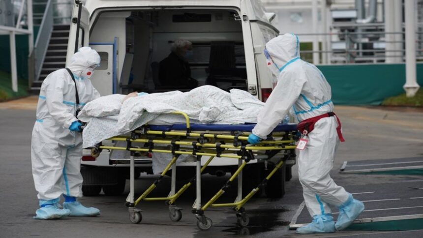 ΡΩΣΙΑ: ΕΠΙΣΤΟΛΗ ΓΙΑΤΡΩΝ ΣΕ ΑΡΝΗΤΕΣ «ΥΨΗΛΟΥ ΠΡΟΦΙΛ»: ΕΛΑΤΕ ΝΑ ΔΕΙΤΕ ΤΙΣ ΜΕΘ ΚΑΙ ΤΑ ΝΕΚΡΟΤΟΜΕΙΑ