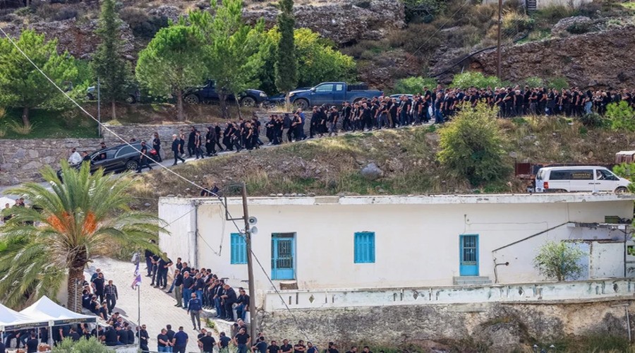 ΑΠΟΒΑΣΗ ΤΗΣ ΕΛ.ΑΣ. ΣΤΑ ΒΟΡΙΖΙΑ: ΠΡΟΣΑΓΩΓΕΣ ΚΑΙ ΕΡΕΥΝΕΣ ΑΚΟΜΗ ΚΑΙ ΣΕ ΝΕΚΡΟΤΑΦΕΙΑ ΥΠΟ ΤΟΝ ΦΟΒΟ ΝΕΑΣ ΑΙΜΑΤΟΧΥΣΙΑΣ