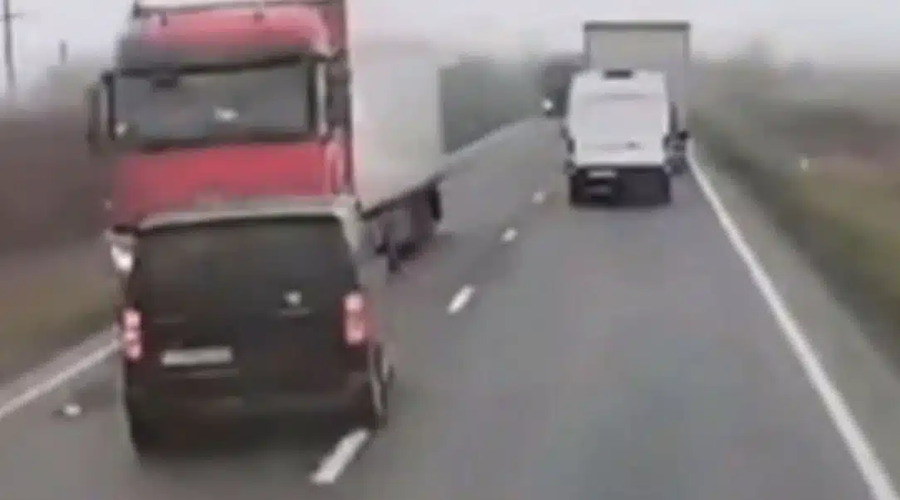 ΕΠΤΑ ΝΕΚΡΟΙ ΣΕ ΤΡΟΧΑΙΟ ΔΥΣΤΥΧΗΜΑ ΜΕ ΟΠΑΔΟΥΣ ΤΟΥ ΠΑΟΚ ΣΤΗ ΡΟΥΜΑΝΙΑ